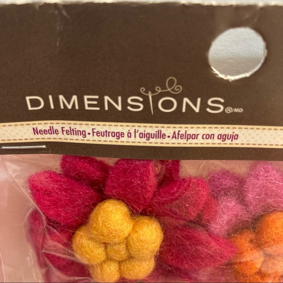 Zinnias Flowers 100% Wool Felt Crafts Applique Embellishments Needle Felting - Picture 6 of 13